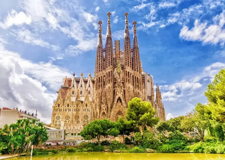 Delhi to Barcelona Travel Guide: Routes, Visa, Tips & Planning